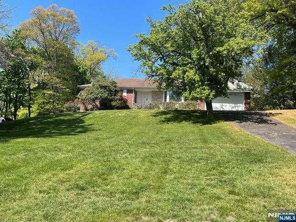 1027 Westwood Avenue, OLD TAPPAN, NJ 07675