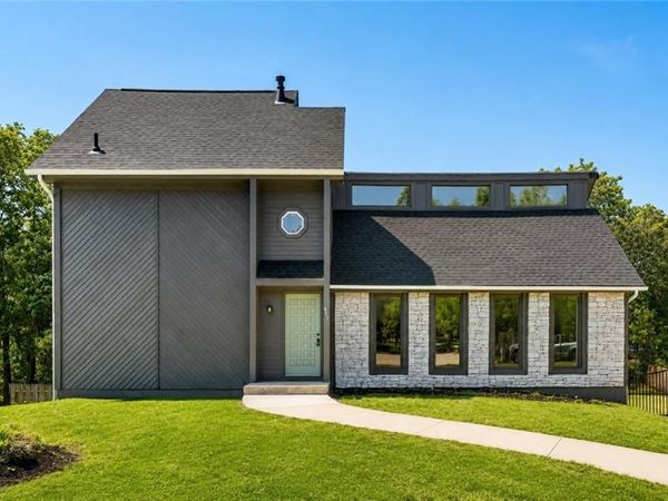 413 S Brittany Drive, Olathe, KS 66061