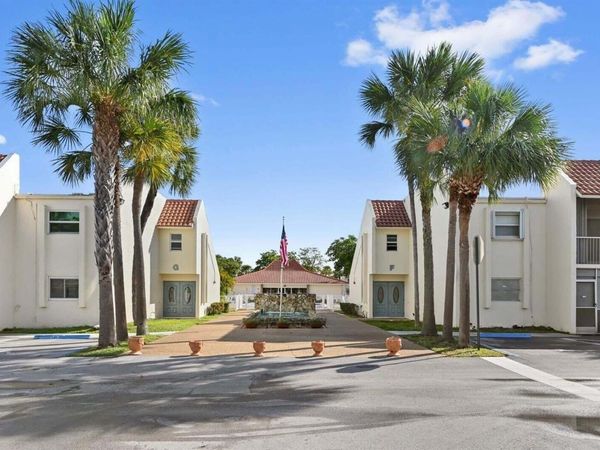 1428 SE 4th Avenue, Deerfield Beach, FL 33441