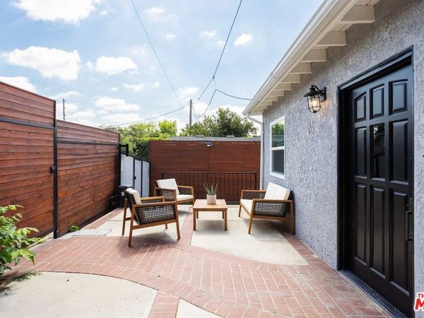 2210 Clinton Street, Los Angeles, CA 90026