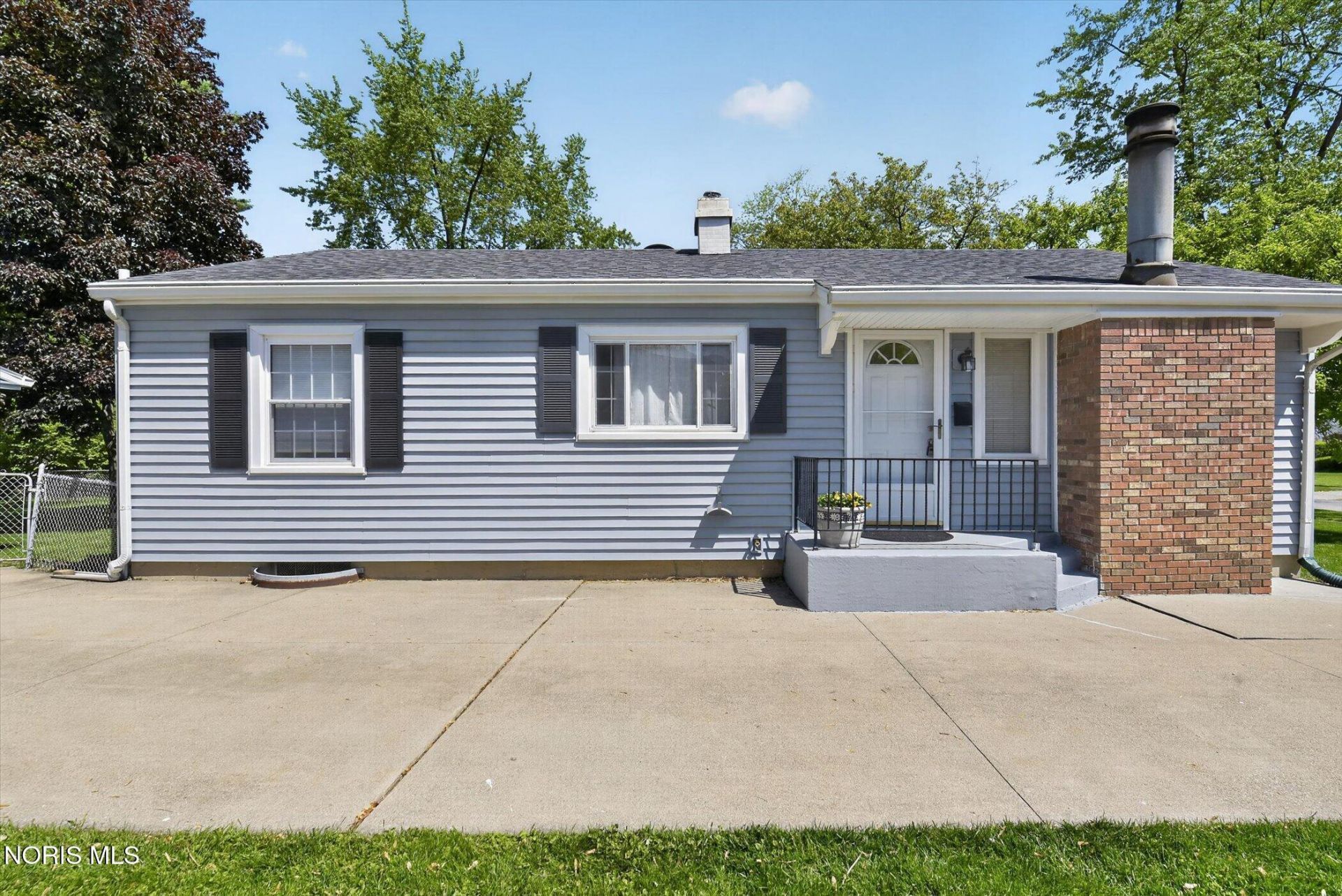1253 Holgate Avenue, Maumee, OH 43537 Main Photo