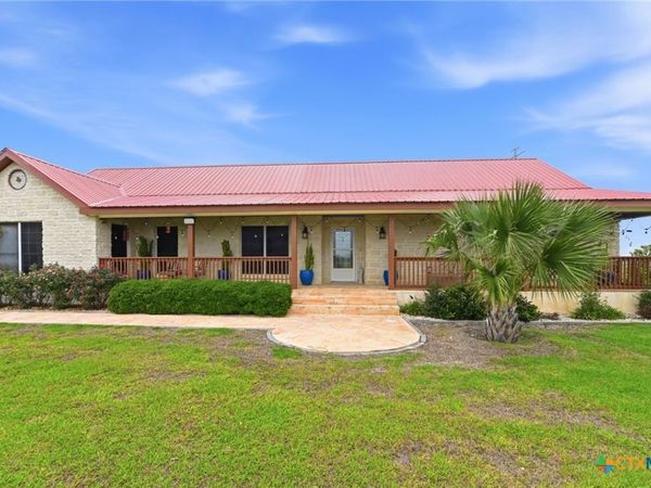 8293 Boenig Road, Seguin, TX 78155