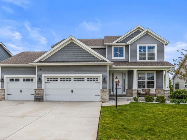 409 Harpers Ferry , Savoy, IL 61874