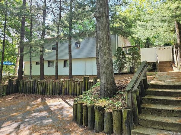 57 Aloma Road , Rocky Point, NY 11778