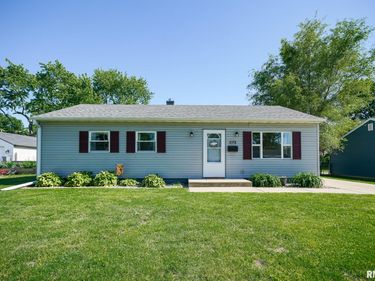 1020 LINCOLN Road, Marquette Heights, IL 61554