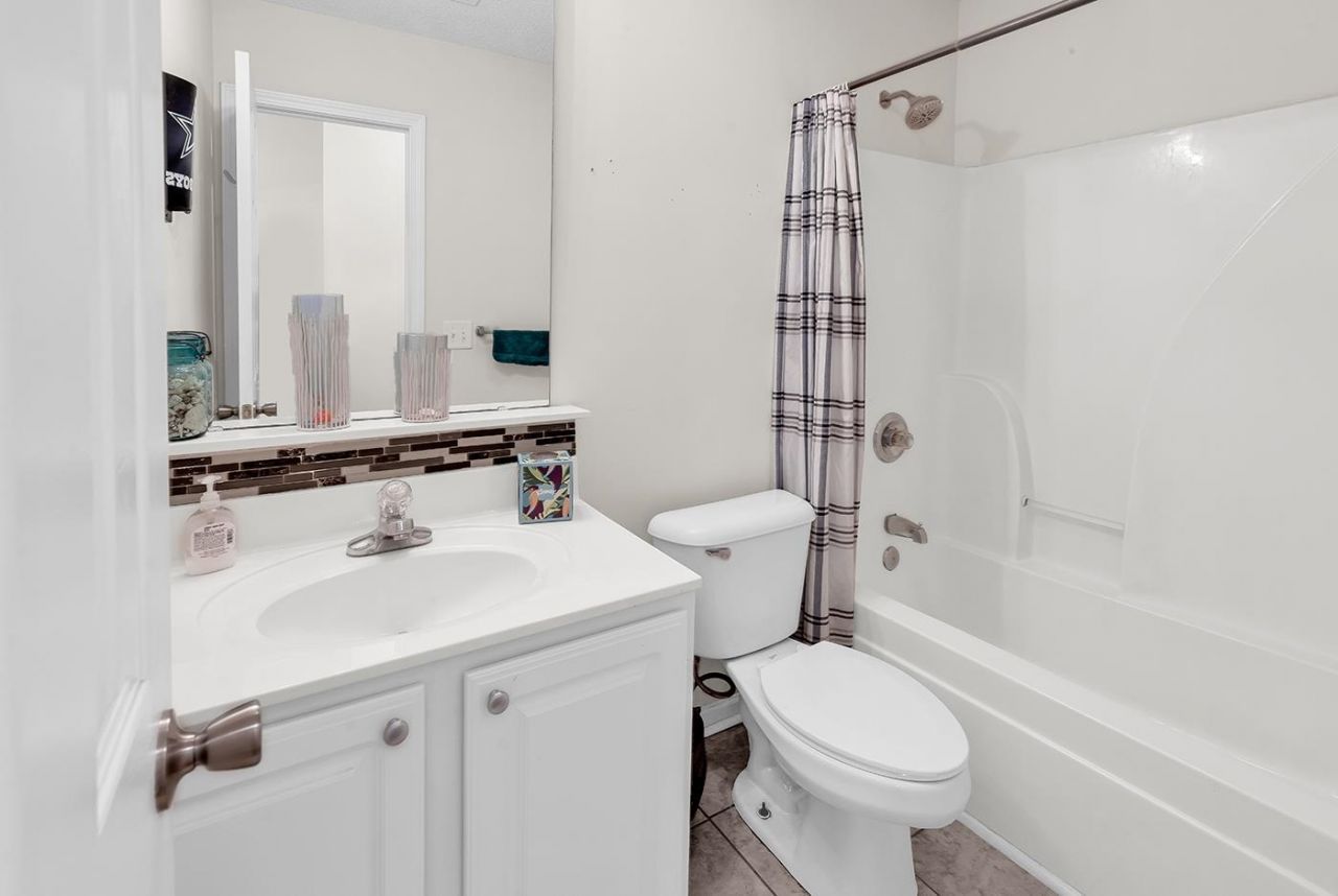 347 Harbour Reef Dr.  Photo 18