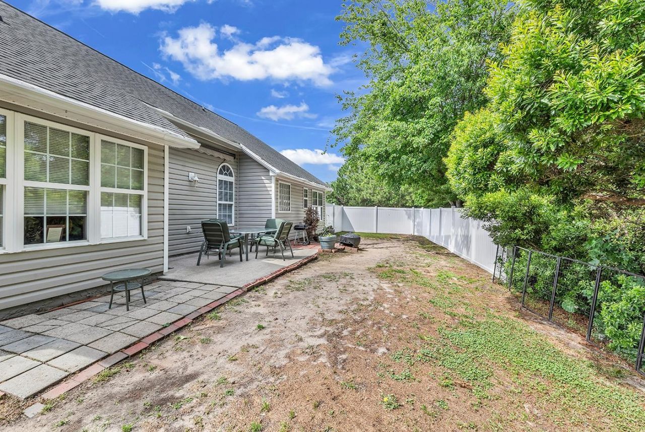 347 Harbour Reef Dr.  Photo 22