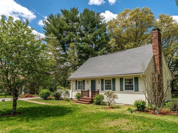 34 Oakhill Ave, Attleboro, MA 02703