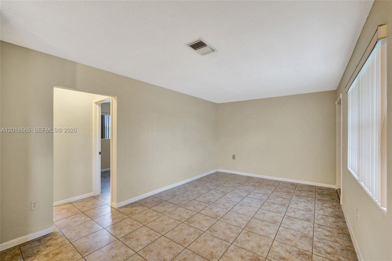 111 SE 4th Ave, Unit 8, Hallandale Beach, FL 33009 Photo