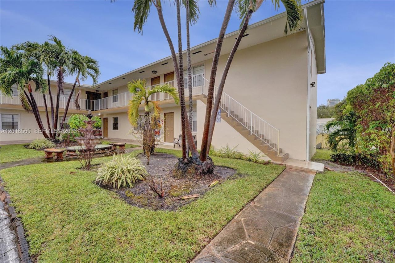 111 SE 4th Ave, Unit 8, Hallandale Beach, FL 33009 Photo