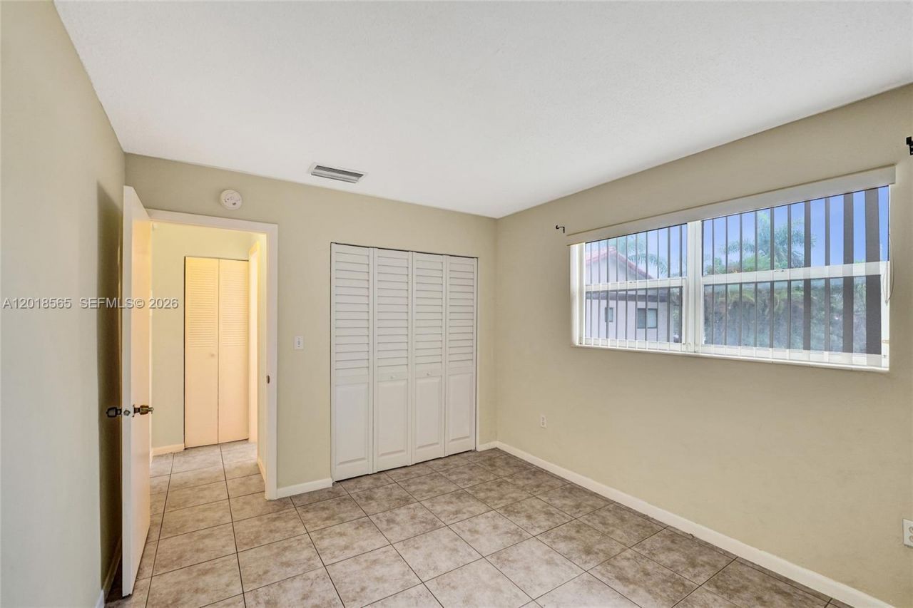 111 SE 4th Ave, Unit 8, Hallandale Beach, FL 33009 Photo