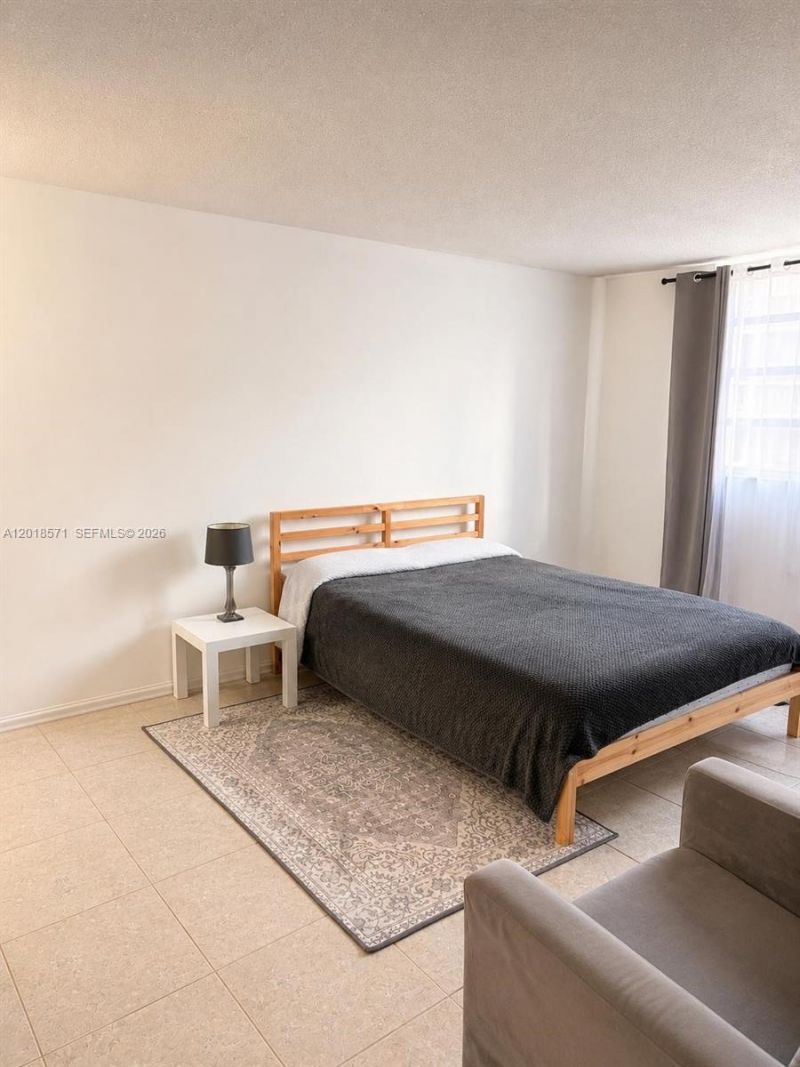 1833 S Ocean Dr , Unit 805, Hallandale Beach, FL 33009 Photo