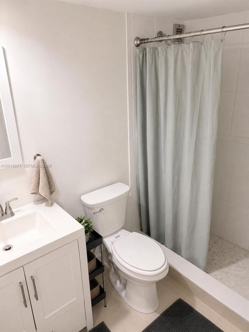 1833 S Ocean Dr , Unit 805, Hallandale Beach, FL 33009 Photo