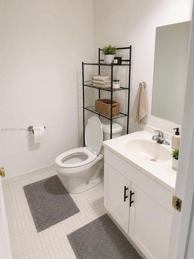1833 S Ocean Dr , Unit 805, Hallandale Beach, FL 33009 Photo