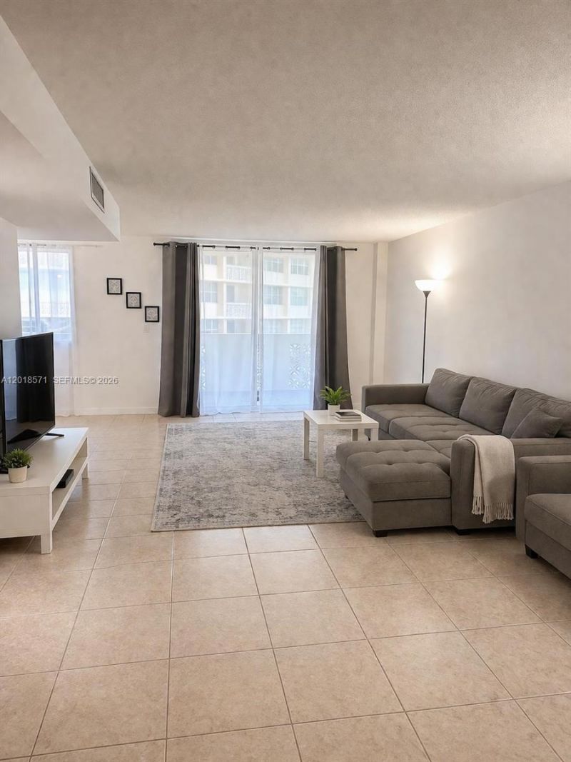 1833 S Ocean Dr , Unit 805, Hallandale Beach, FL 33009 Photo
