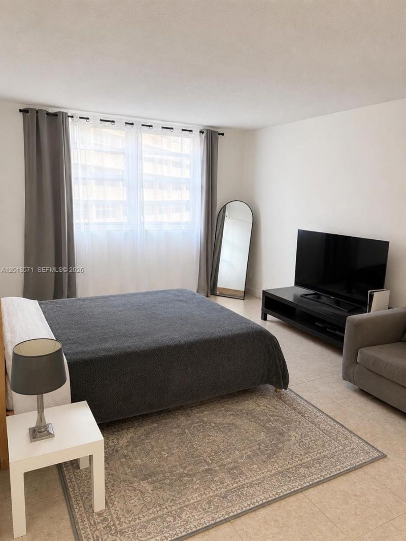 1833 S Ocean Dr , Unit 805, Hallandale Beach, FL 33009 Photo