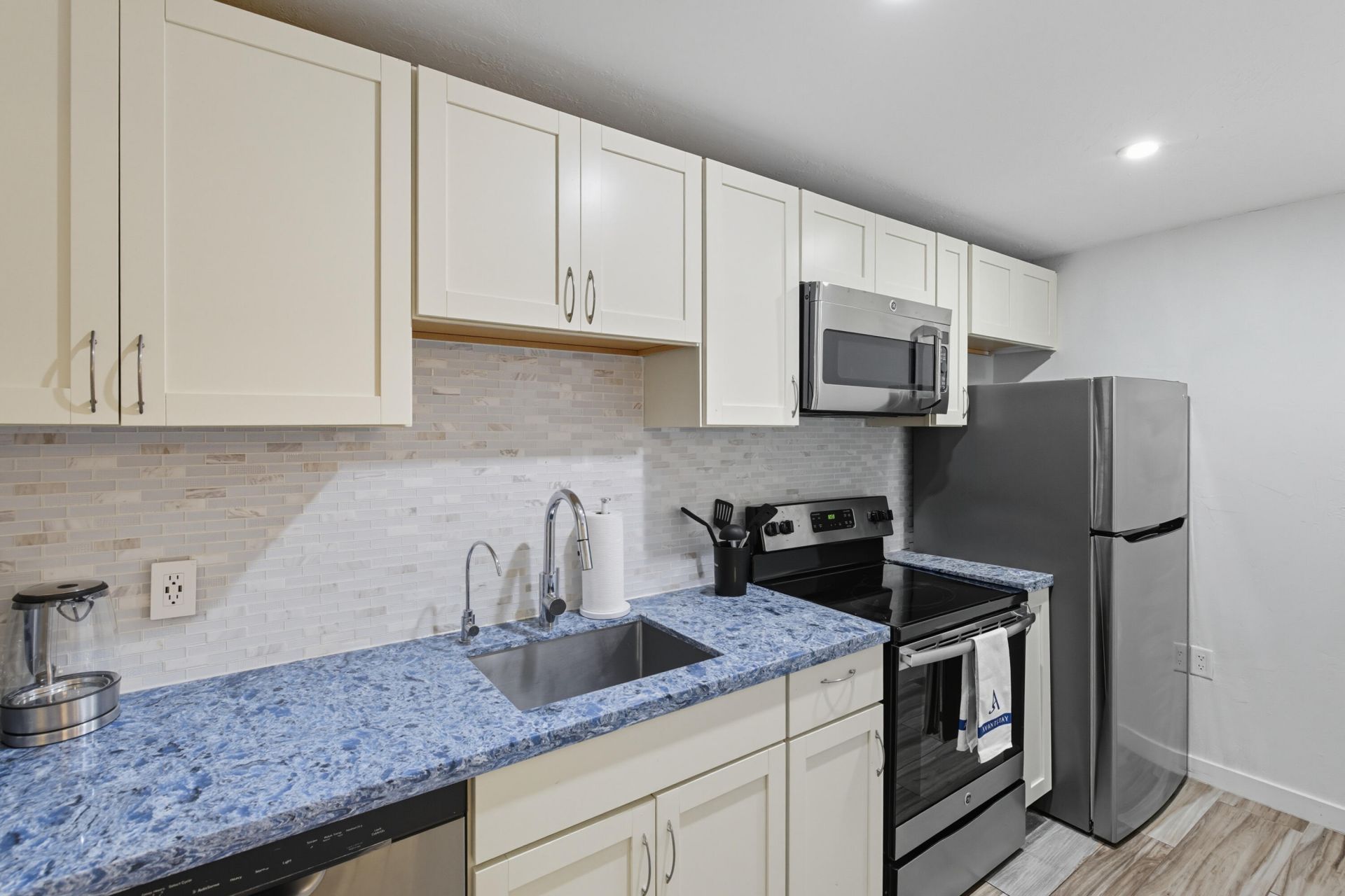 1145 NE 17th Way, Unit 1-2, Fort Lauderdale, FL 33304 Photo