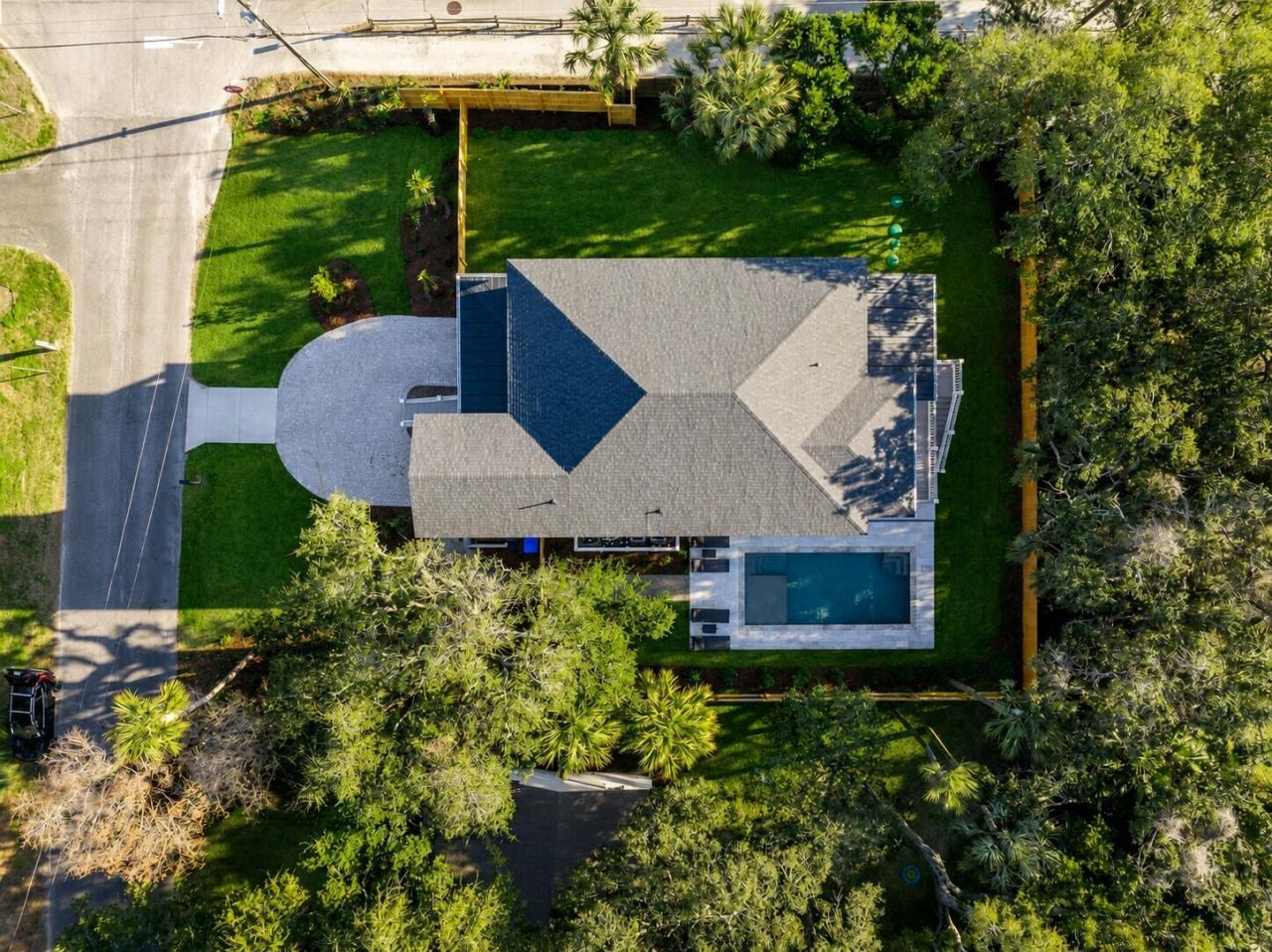1 20th Avenue Photo 4