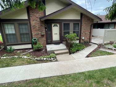 40524 Newport Drive, Plymouth Twp, MI 48170