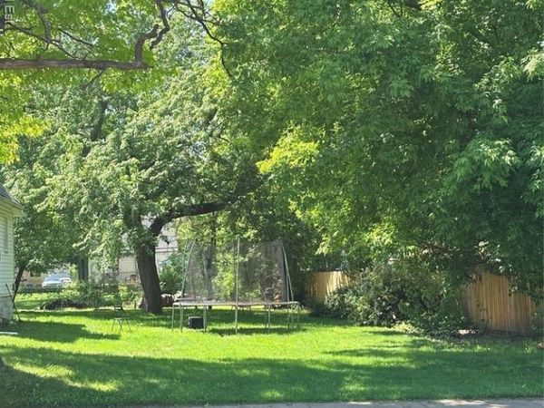 48 Columbia Avenue E , Pontiac, MI 48340