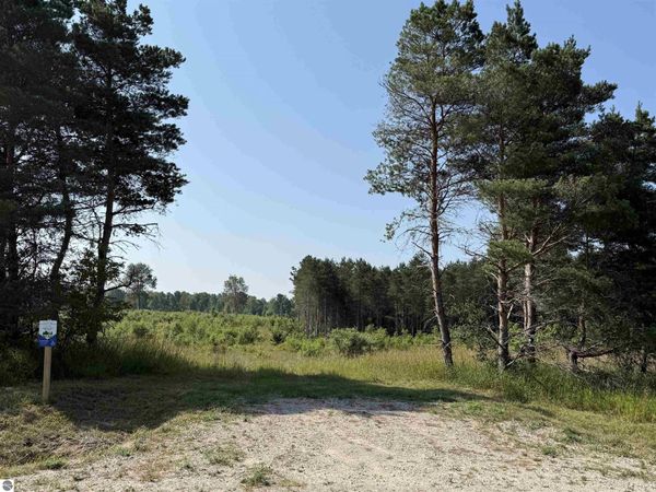 1 Kasson Road E, Maple City, MI 49664