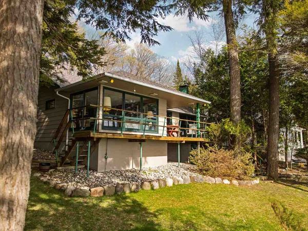 5160 Lake Grove Road, Petoskey, MI 49770