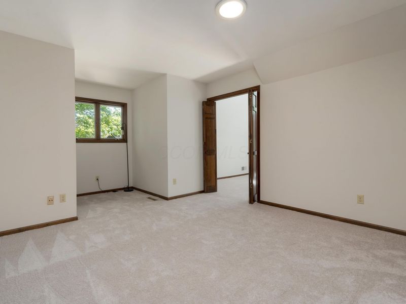 130 Whieldon Lane, Columbus, OH 43085 Photo 32