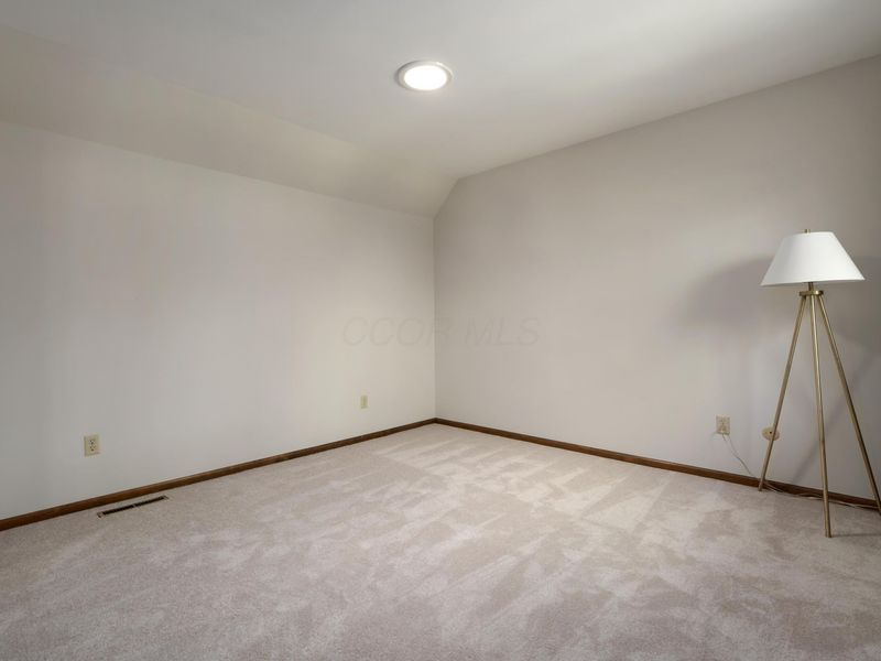 130 Whieldon Lane, Columbus, OH 43085 Photo 40