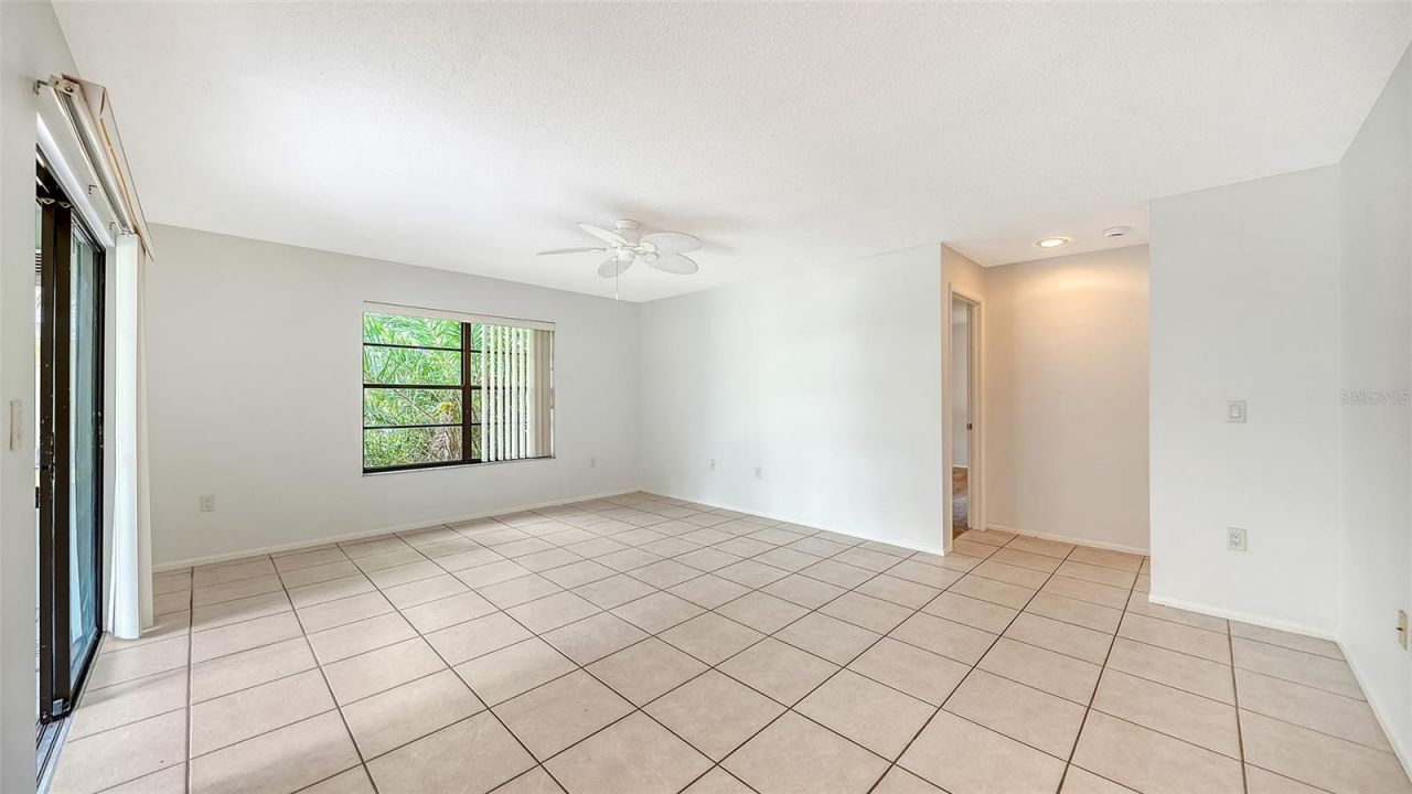 5010 Barrington Circle, Unit 2001, Sarasota, FL 34234 Photo