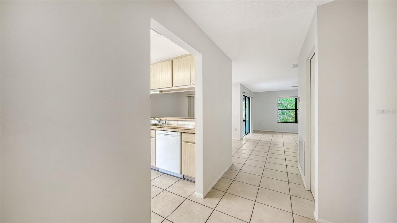 5010 Barrington Circle, Unit 2001, Sarasota, FL 34234 Photo