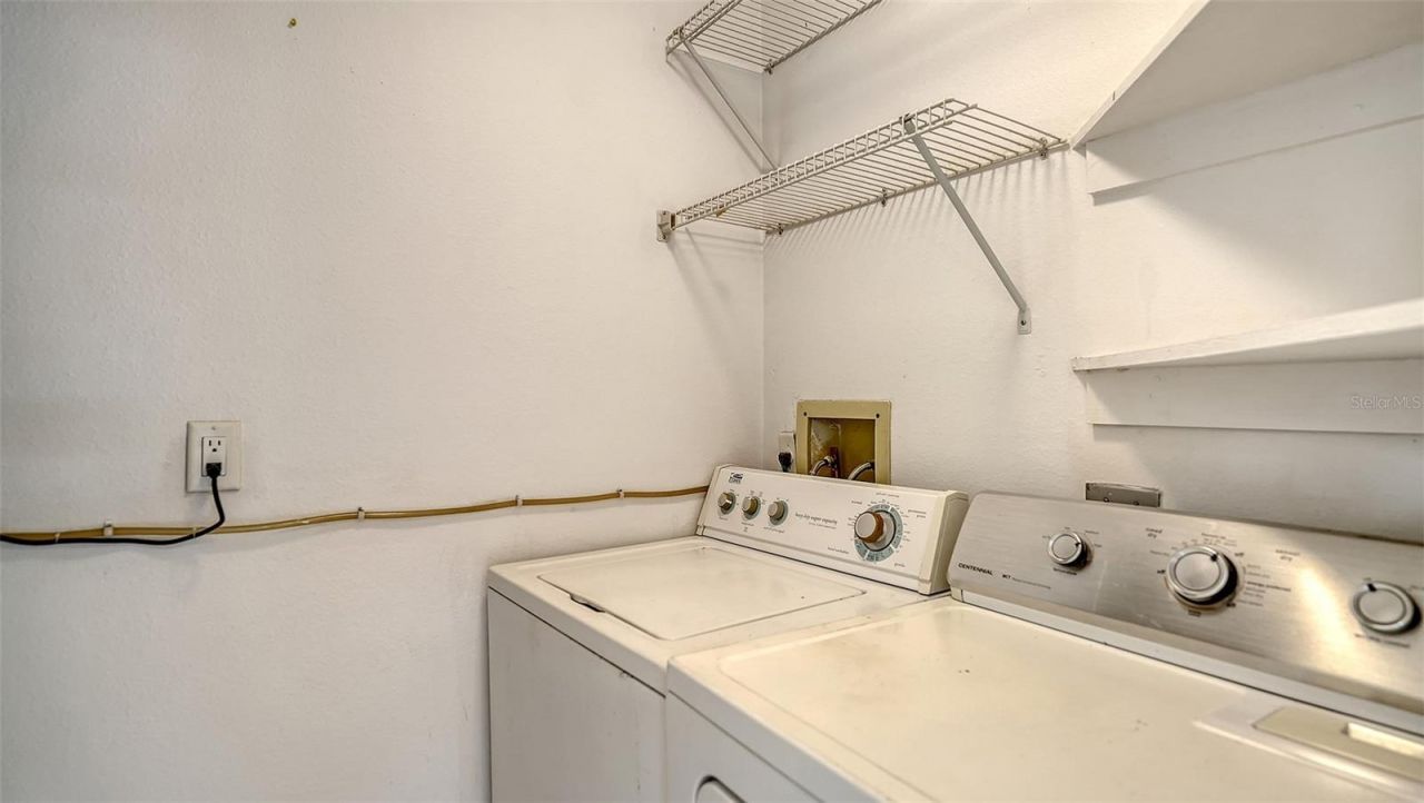 5010 Barrington Circle, Unit 2001, Sarasota, FL 34234 Photo