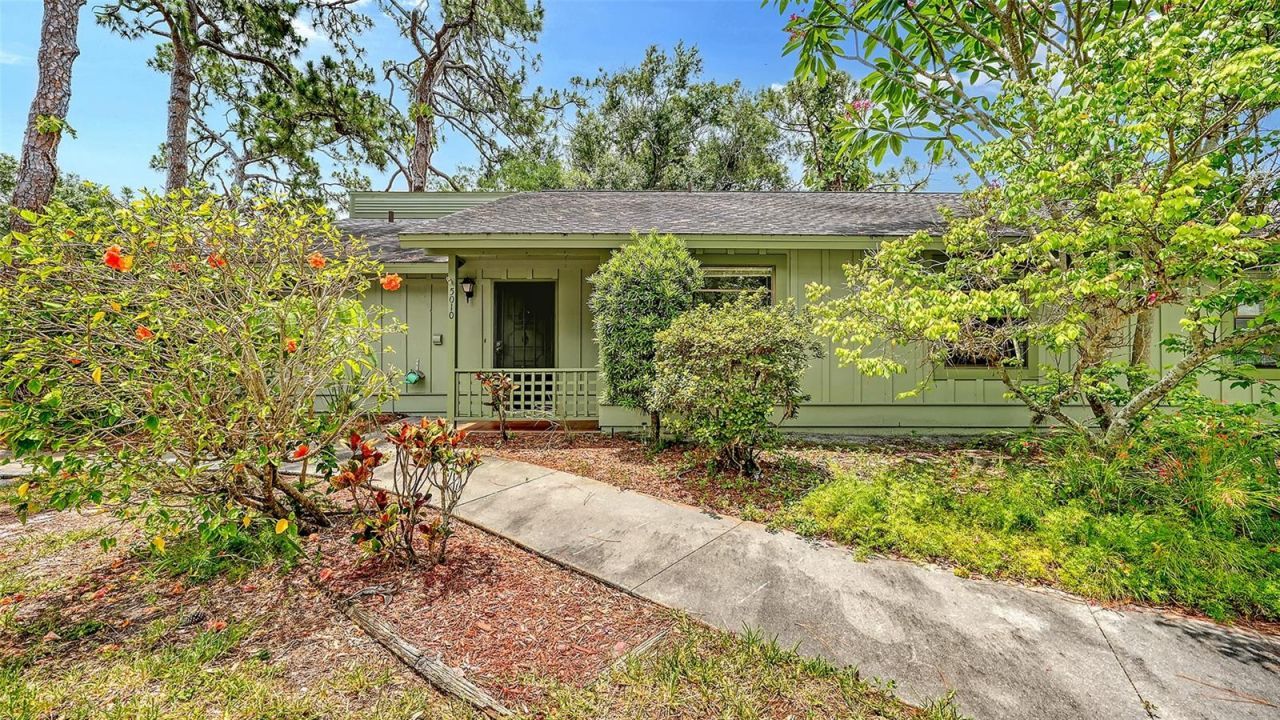 5010 Barrington Circle, Unit 2001, Sarasota, FL 34234 Photo