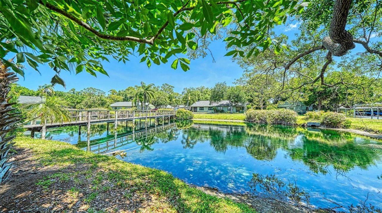5010 Barrington Circle, Unit 2001, Sarasota, FL 34234 Photo