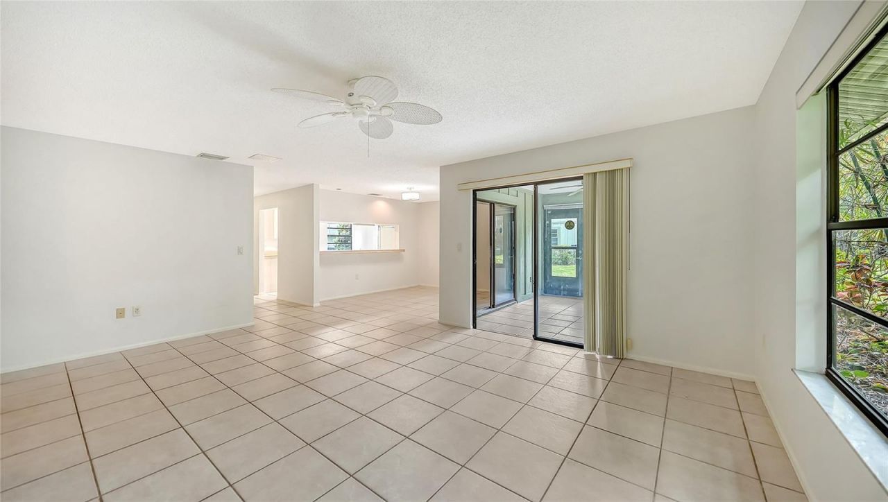 5010 Barrington Circle, Unit 2001, Sarasota, FL 34234 Photo