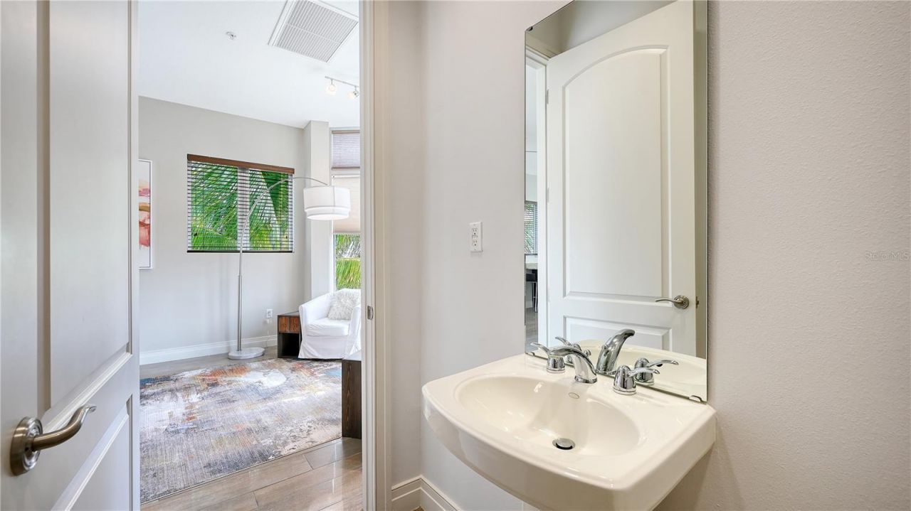 235 Cocoanut Avenue, Unit 113C, Sarasota, FL 34236 Photo