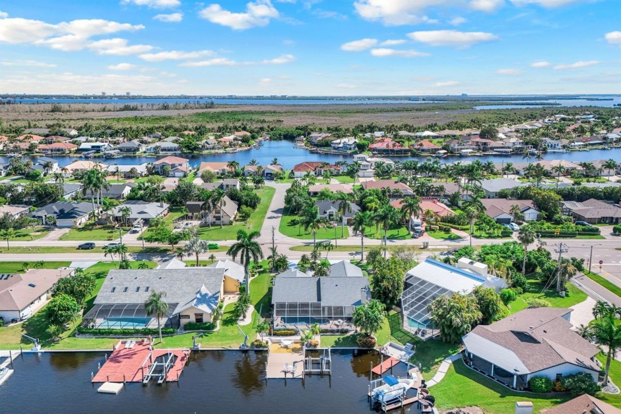 719 El Dorado Parkway W, Cape Coral, FL 33914 Photo