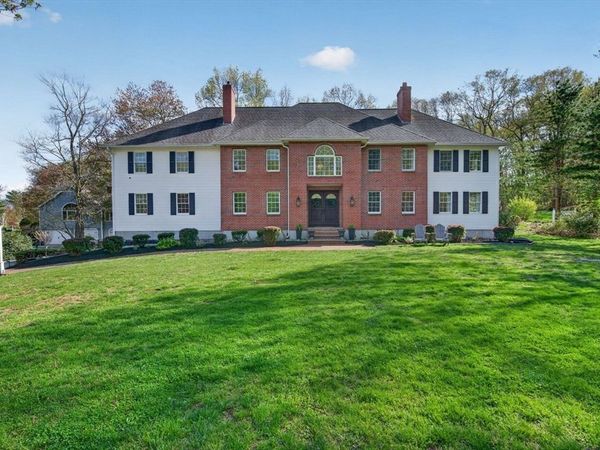 45 Sugarcane Ln, North Andover, MA 01845
