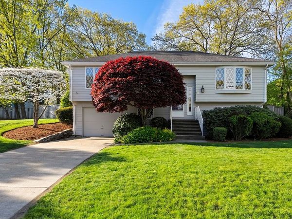 14 Eugene Rd, Burlington, MA 01803