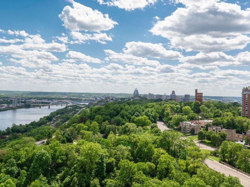 2200 Victory Parkway, Unit 2307, Cincinnati, OH 45206 Photo 4
