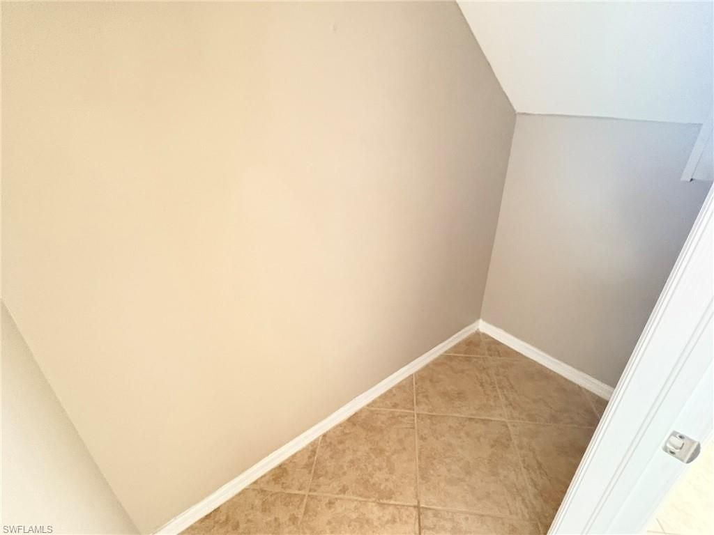 3643 Pine Oak Cir, Unit 105, Fort Myers, FL 33916 Photo