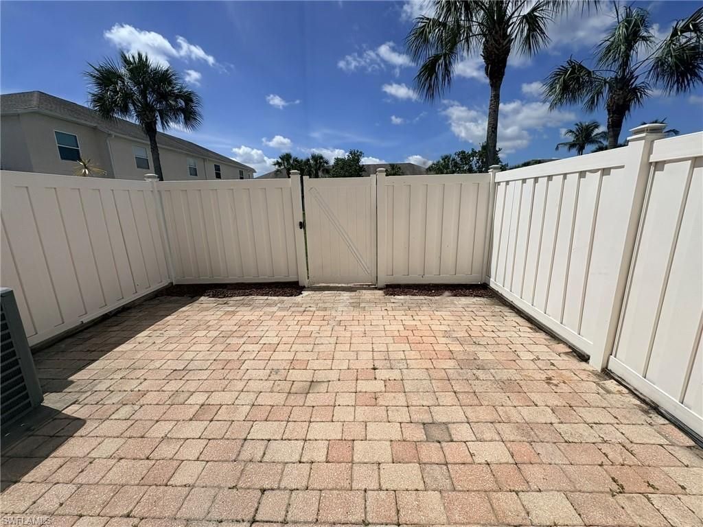 3643 Pine Oak Cir, Unit 105, Fort Myers, FL 33916 Photo