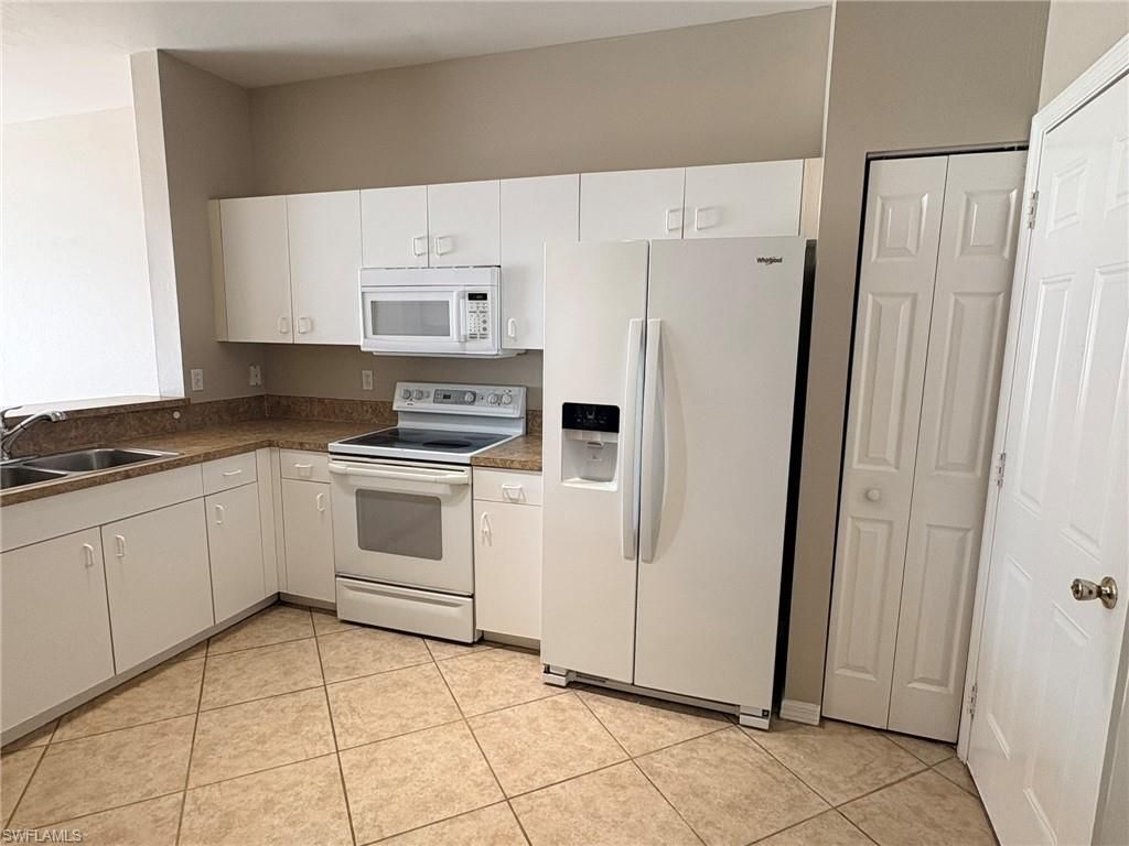 3643 Pine Oak Cir, Unit 105, Fort Myers, FL 33916 Photo