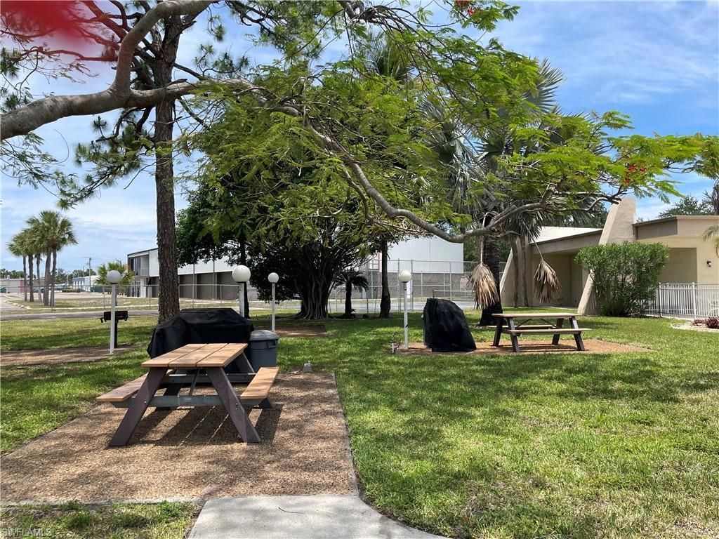 2079 Barkeley Ln, Unit 19, Fort Myers, FL 33907 Photo