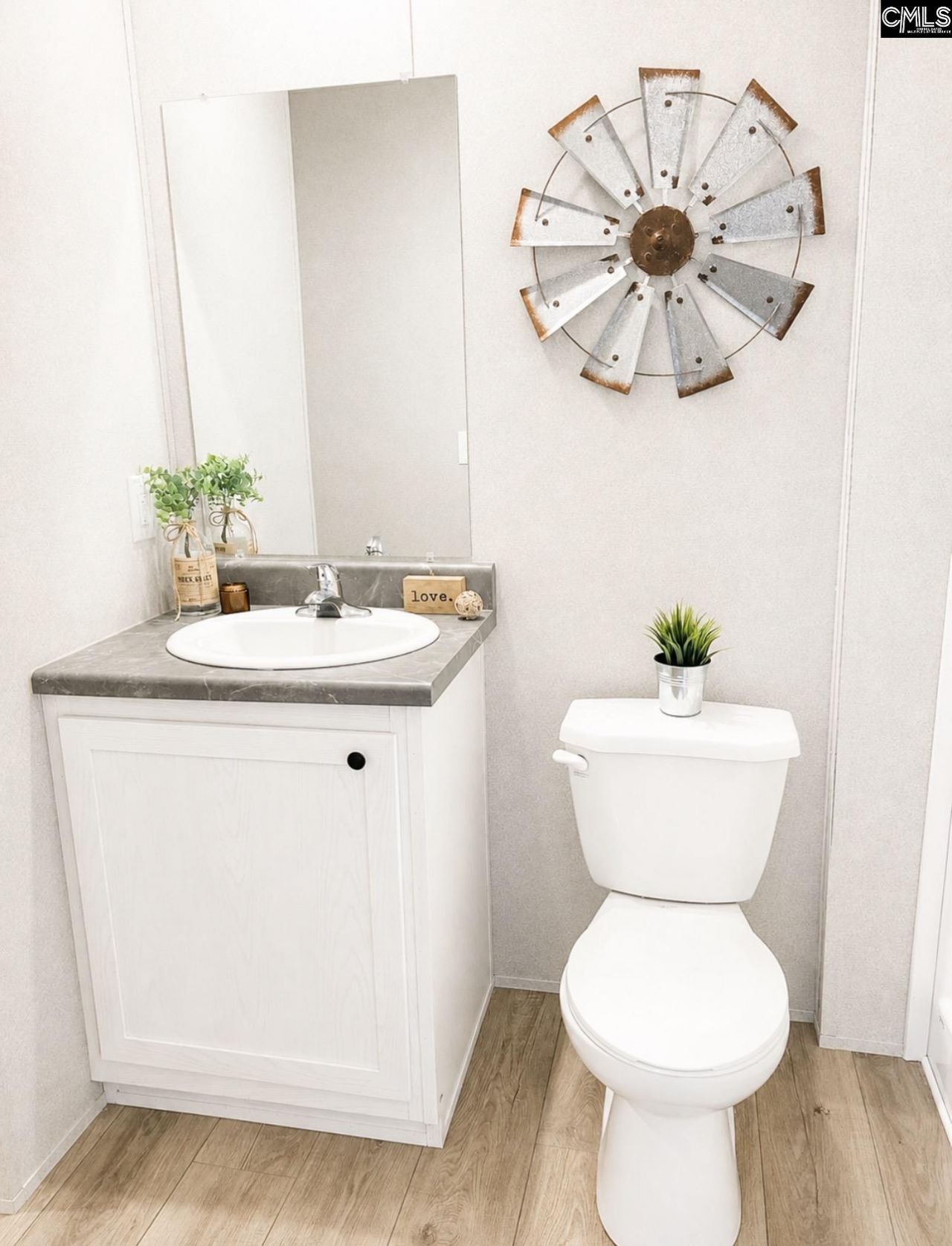 7101 Dorange Road  Photo 10