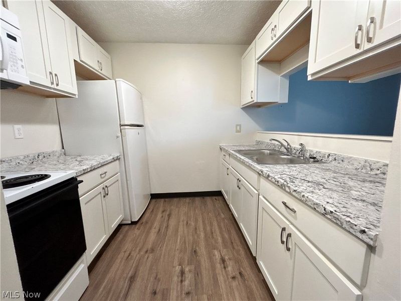 623 Lovers Lane, Unit B-3, Steubenville, OH 43953 Photo 5