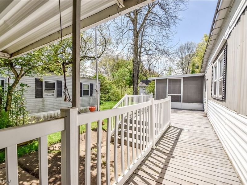 112 Lakeside Way SW, Warren, OH 44481 Photo 3