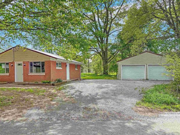 4253 S Lakeshore Drive, Mentone, IN 46539