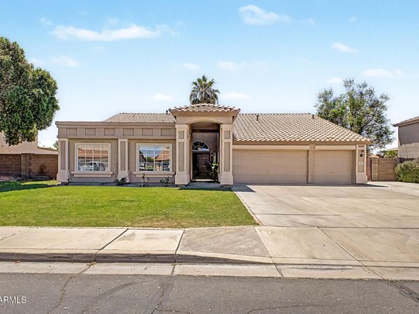 8005 W CARIBBEAN Lane, Peoria, AZ 85381