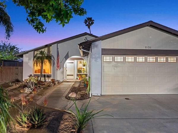 1131 Conway Dr, Escondido, CA 92027