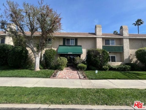 10540 Balboa Boulevard, Unit 214, Granada Hills, CA 91344